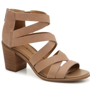 Lucky brand women’s size 11 tan 2.5 inch heeled strappy sandals